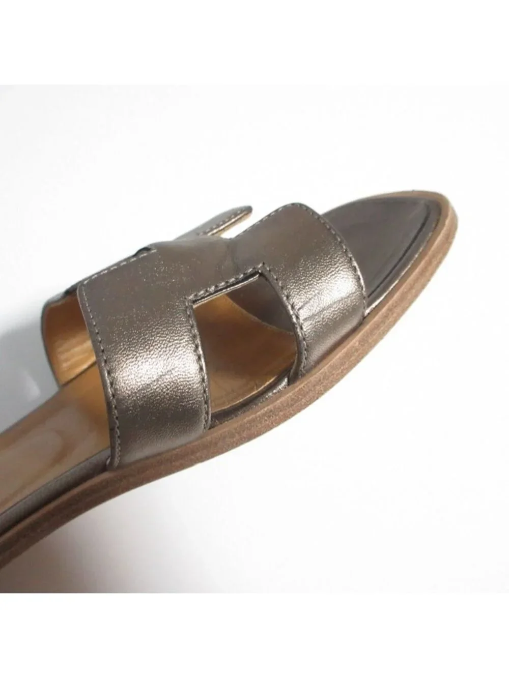 Hermes Oran Leather Flat Sandals Blanc